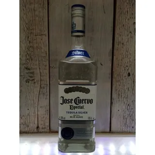 Jose Cuervo Especial Silver Tequila Glass Bottle 1L — photo 5