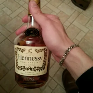 Hennessy VS Cognac 40% 0.5L Gift Box — photo 10