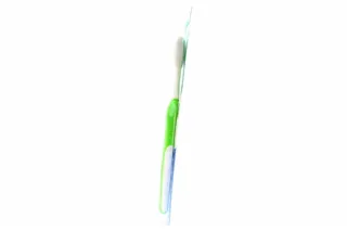 Oral-B 3-Effect Maxi Clean Medium Toothbrush 1pc — photo 3