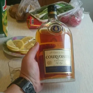 Courvoisier VS Cognac Gift Box 0.5L — photo 2