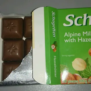 Schogetten Milk Chocolate with Hazelnuts 100g bar — photo 2