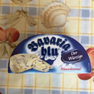 Bergader Bavaria Blue Soft Blue Cheese 70% 175g — photo 5