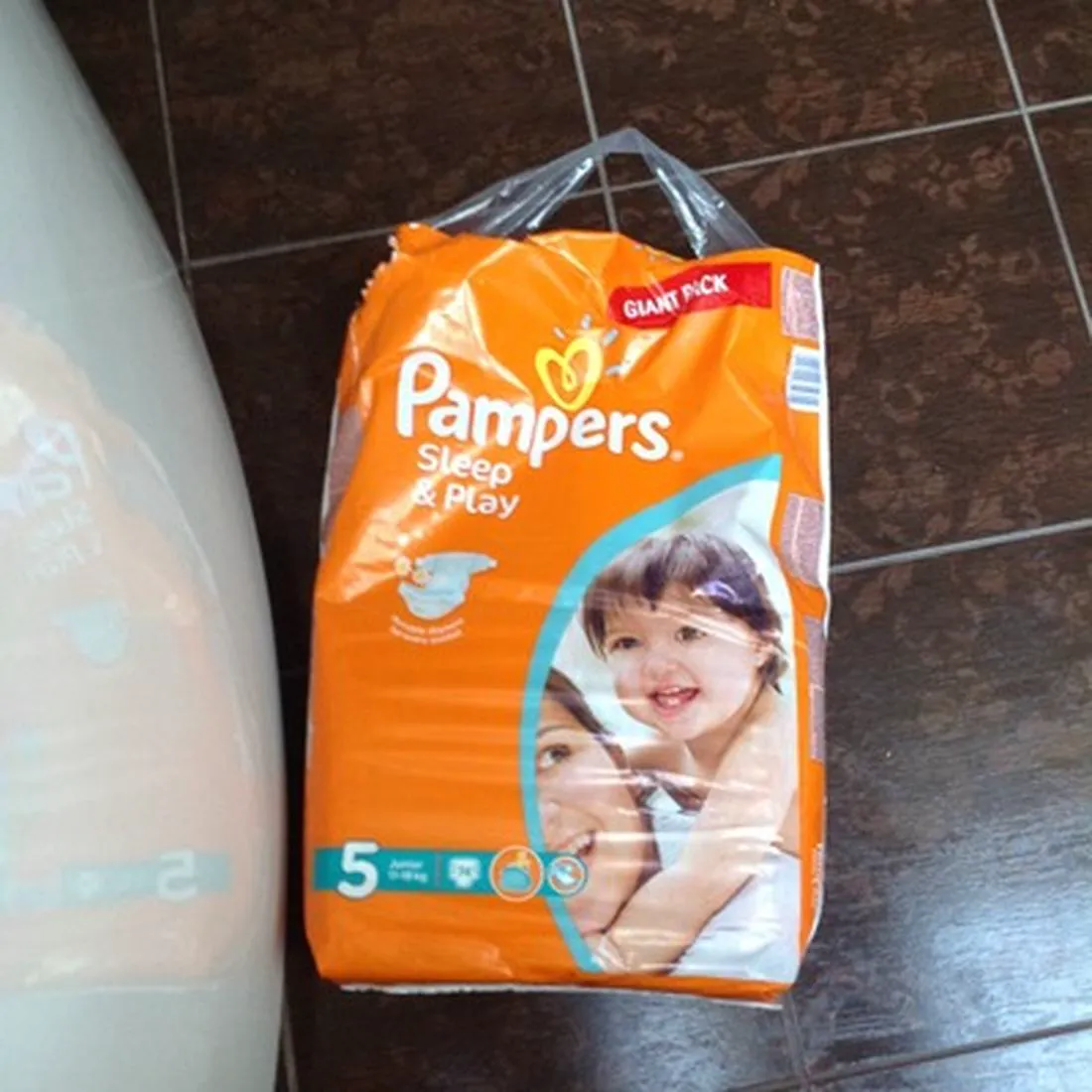 Pampers Sleep Play Diapers Size 5 Junior (11-18 kg) 74 pcs