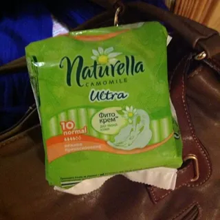 Прокладки Naturella Ultra Camomile Normal гігієнічні ароматизовані 10 шт — фото 2