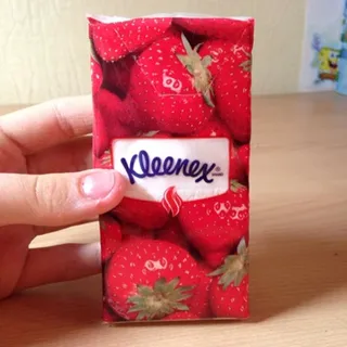 Kleenex Aroma Strawberry Facial Tissues 10 pcs — photo 7