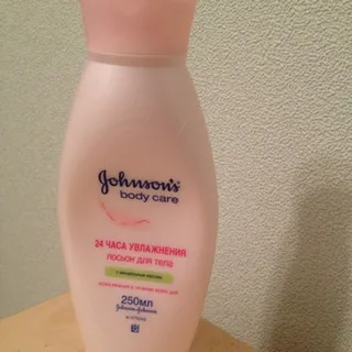Johnson's 24 Hour Moisturizing Body Lotion with Almond 250ml — photo 11