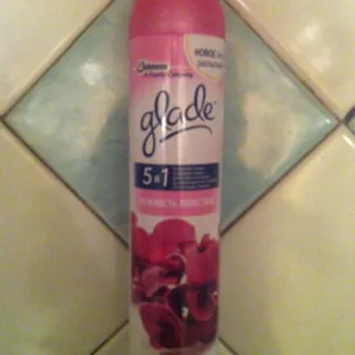 Glade 5-in-1 Air Freshener Aerosol Petal Tenderness 300ml — photo 6