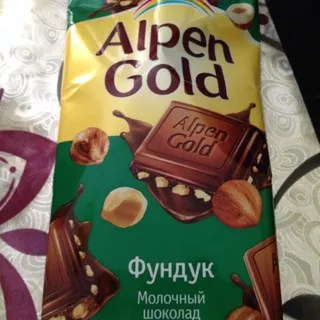 Шоколад Alpen Gold молочний з фундуком 90 г — фото 4