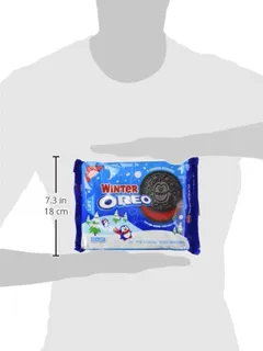 Oreo Winter Red Cream with 4 Fun Winter Figures — photo 6