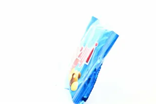 Svitoch Sensations Dragee Peanuts in Milk and White Chocolate 38g — photo 3