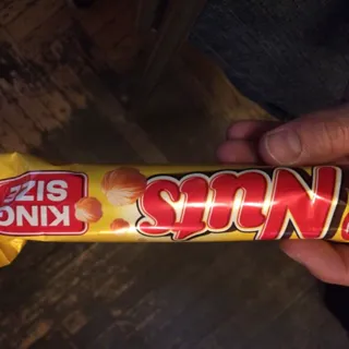 Nuts King Size chocolate bar with whole hazelnuts 65g — photo 5