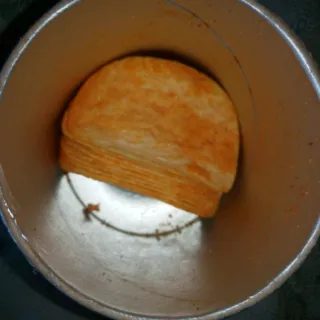 Pringles Paprika Potato Chips Tub 40g — photo 5