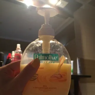 Palmolive Liquid Naturals Nourishing Honey & Moisturizing Milk Soap with Dispenser 300ml — photo 4
