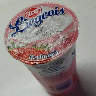 Zott Lejua Strawberry Pasteurized Milk Dessert 175g Plastic Cup — photo 5
