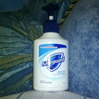 Safeguard Classic Dazzling White Liquid Antibacterial Soap 225ml — photo 6