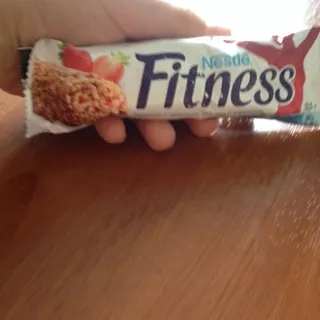 Nestle Fitness Bar with Whole Grains and Strawberry 23.5g — photo 3