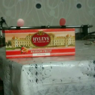 Hyleys Black Passion Fruit Tea 25 Bags — photo 8