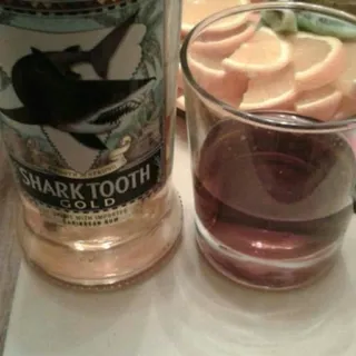Shark Tooth Gold Rum 40, 0.5 L — photo 3