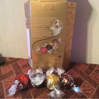 Lindt Lindor Assorted Chocolate Candies 200g — photo 2