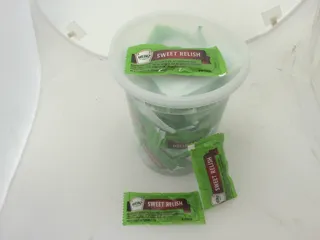 Heinz Sweet Taste 0.32 oz Single Serve Packets in Reusable Microwave, Freeze & Dishwasher Safe Plastic Tub (50 Pack) — photo 3