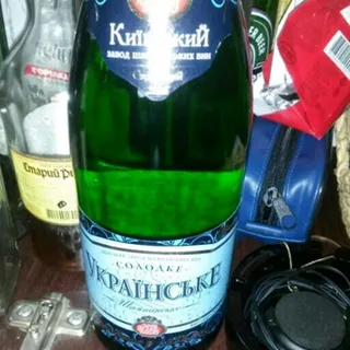 Ukrainian Lily Sparkling White Sweet Wine 0.75L — photo 7
