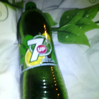 7UP Carbonated Drink Plastic Bottle 1L — photo 4