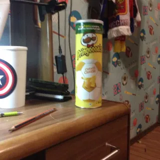 Pringles Cheese Flavor Potato Chips Tube 165g — photo 2