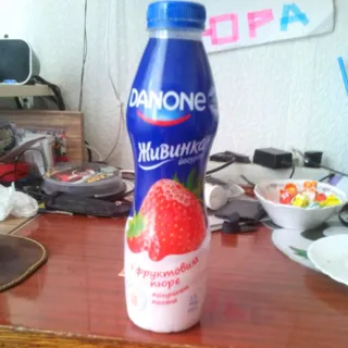 Danone Zhyvynka Yogurt Strawberry-Wild Strawberry 1% Plastic Bottle 580g — photo 3
