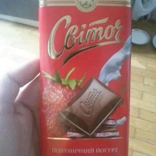 Svitoch Chocolate 90g Milk with Strawberry, Yogurt — photo 2
