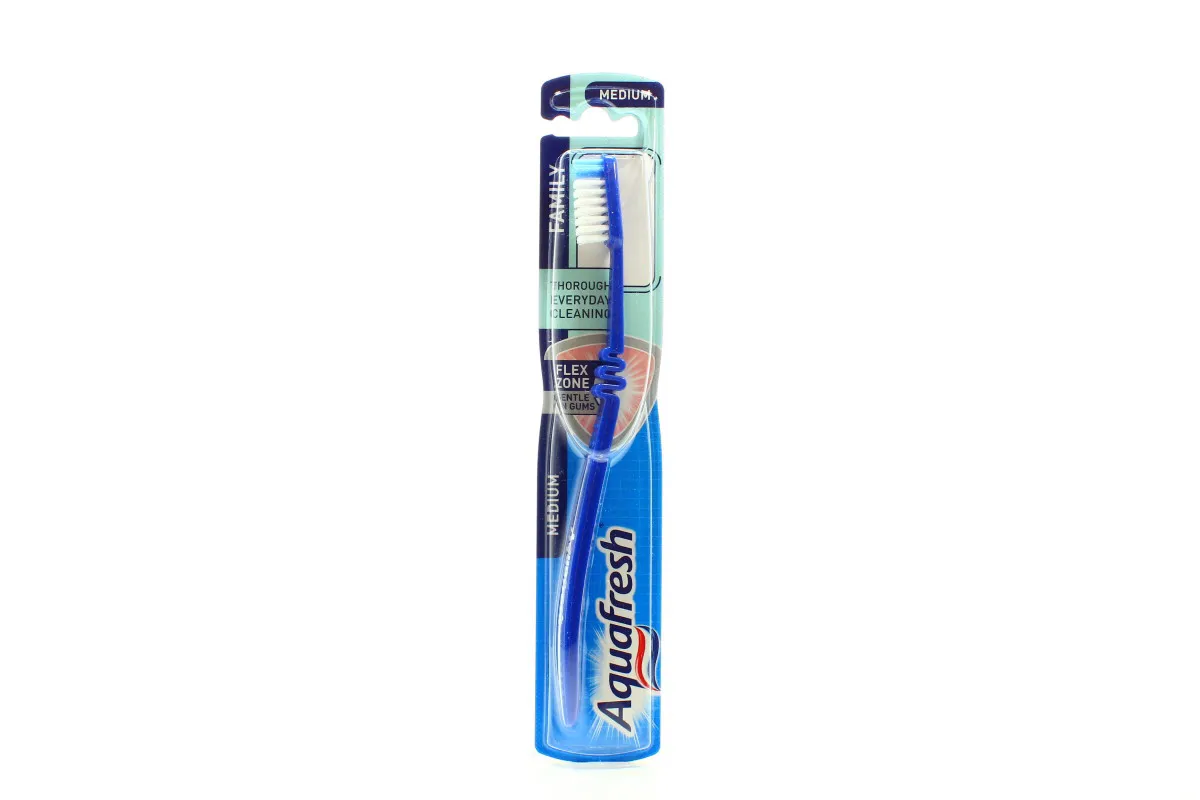 Aquafresh Family Toothbrush Medium 1pc
