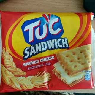 Tuc Salted Sandwich Cracker with Smoked Cheese Filling 112g — photo 2