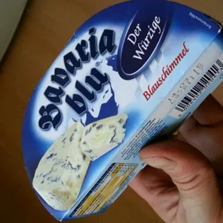Bergader Bavaria Blue Soft Blue Cheese 70% 175g — photo 4