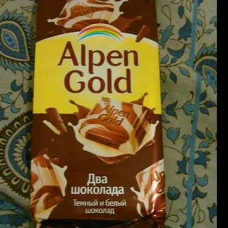 Шоколад Alpen Gold темний і білий 90 г — фото 2