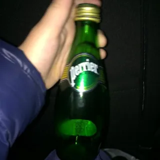 Perrier Sparkling Mineral Water Glass Bottle 0.33L — photo 3