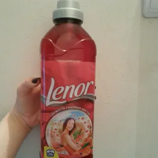 Lenor Garden Flowers Fabric Softener 930ml — photo 4