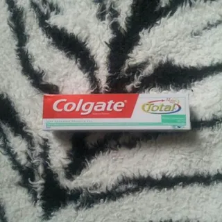 Total 12 Professional Clean Gel Toothpaste 50ml Carton — photo 5