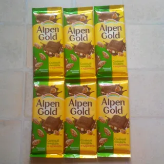 Alpen Gold Milk Chocolate with Salted Almonds and Caramel 90g — photo 4