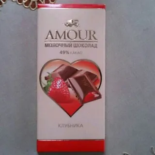 Konti Amour Milk Chocolate with Strawberry Filling 100g — photo 5