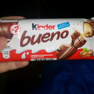 Kinder Bueno wafers with milk-hazelnut filling 43g — photo 7