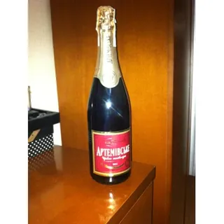 Artemivske Sparkling Red Semi-Sweet Wine 0.75L — photo 2