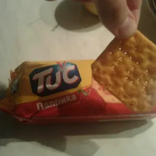 Tuc Paprika Flavored Crackers 100g — photo 6