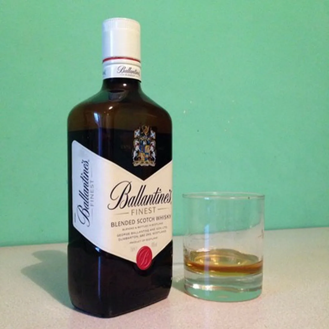 Віскі Ballantines Finest 40% тубус 0,75л