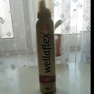 Wellaflex Hair Mousse Color Shine Strong Hold 250ml — photo 4