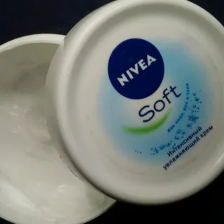 Nivea Soft Moisturizing Face, Hand & Body Cream 200ml — photo 8