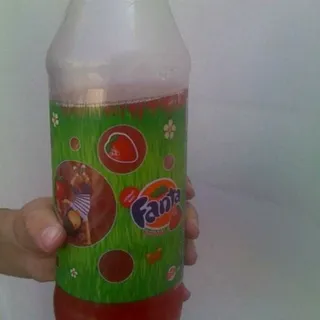 Fanta Strawberry Sparkling Drink PET 1L — photo 2