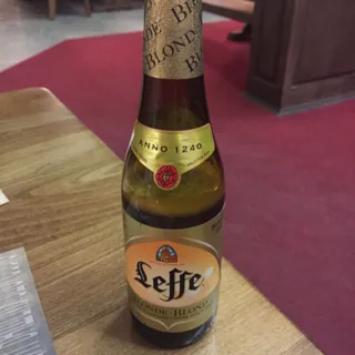 Leffe Blonde Light Beer 6.6% 0.33L Glass Bottle — photo 4