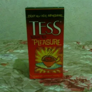 Tess Plage Ceylon Black Tea with Rosehip, Apple, Flower Petals and Tropical Fruit Aroma 100g — photo 2
