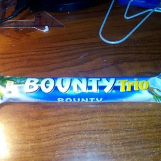 Bounty Trio Chocolate Bar Flow Pack 82.5g — photo 3