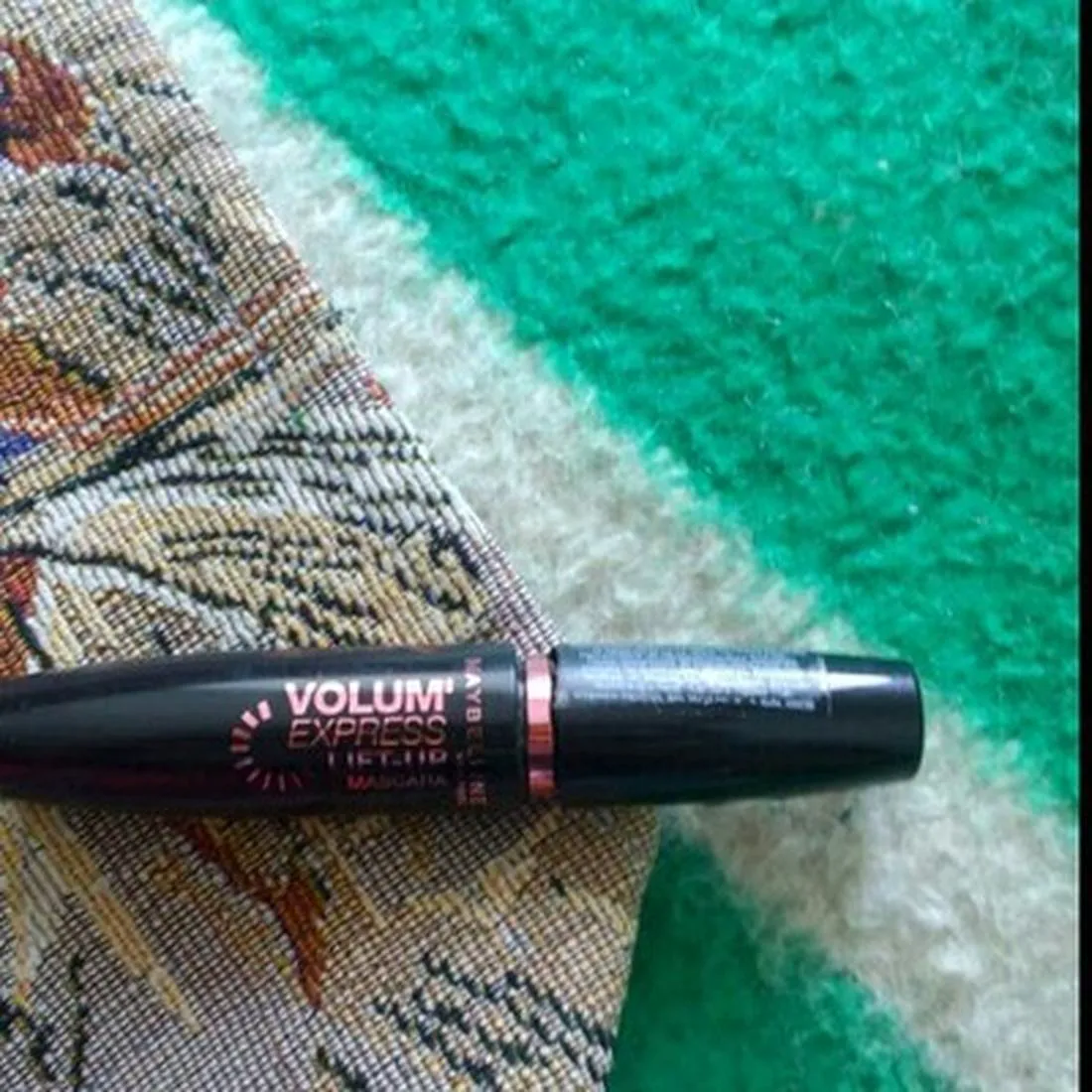 Volum' Express Maxi Lift Mascara, Black