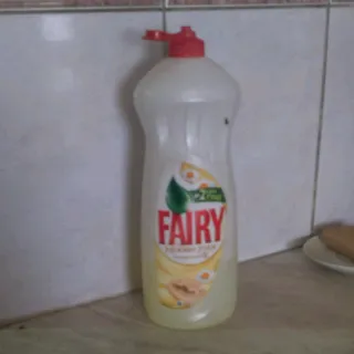 Fairy Dishwashing Liquid Gentle Hands Chamomile and Vitamin E 1L — photo 11
